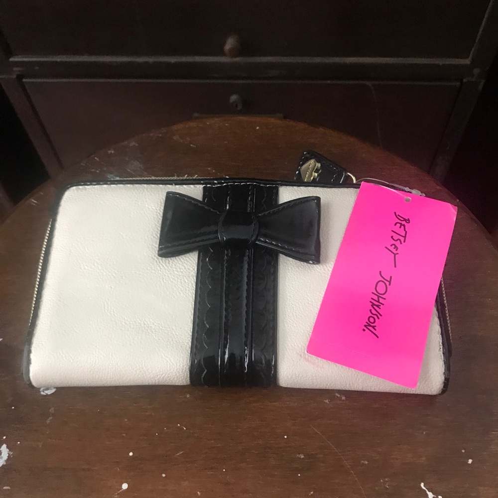 Betsey Johnson Beige and Black Bow Wallet
